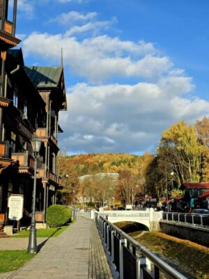 Krynica-Zdroj-jesien-deptak